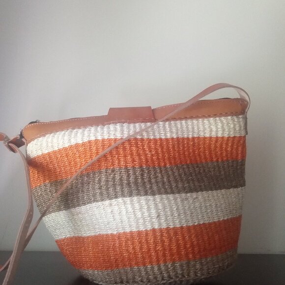 Small/medium sisal Kiondo Kikuyu Kenya and - Picture 5 of 6